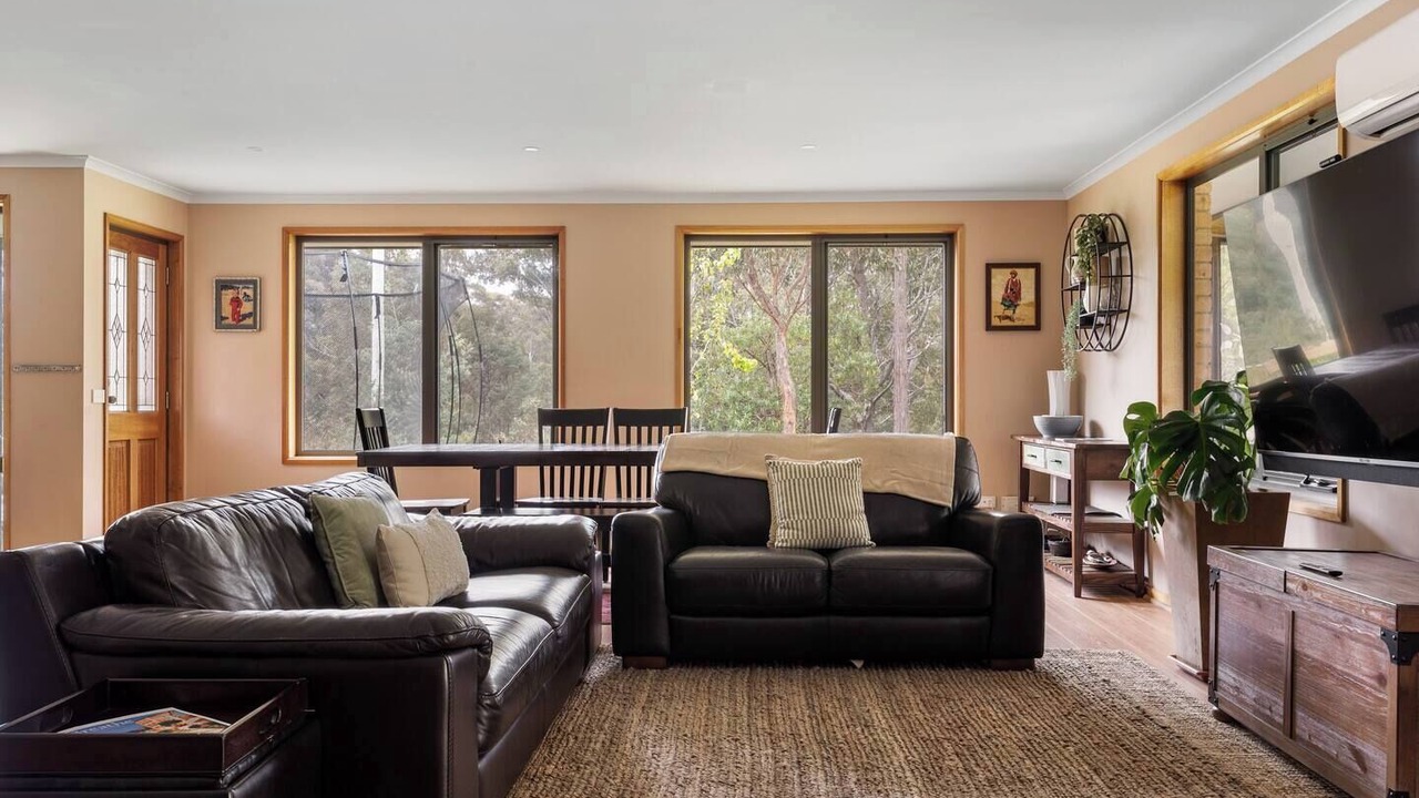 Photo of Livingroom in Longley