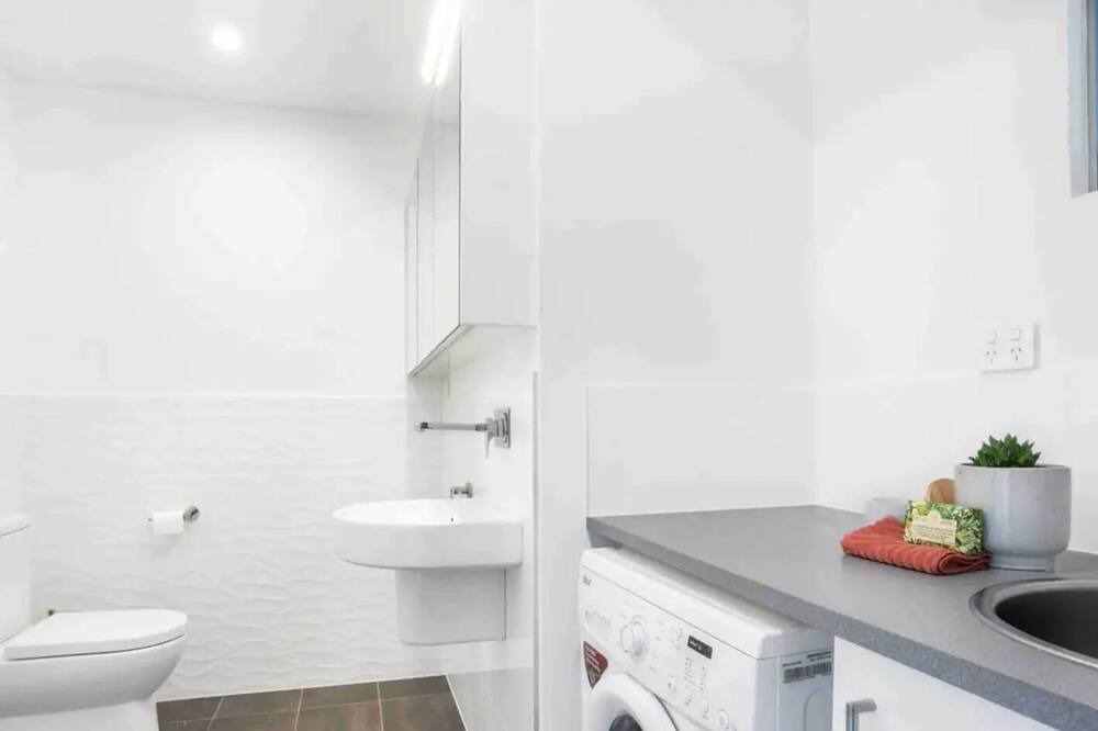 Photo of Bathroom in Salamander Bay