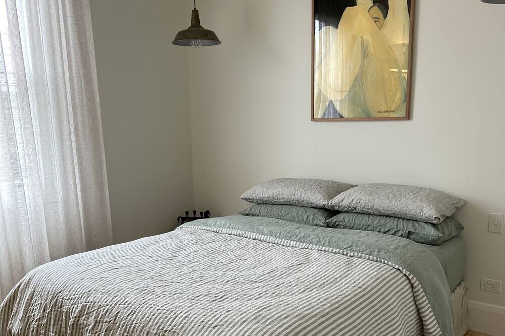 Photo of Bedroom in Golden Point