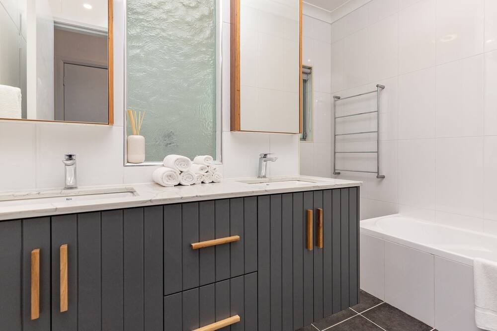 Photo of Bathroom in Forster
