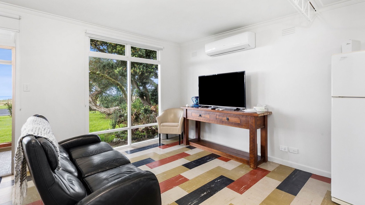 Photo of Livingroom in Indented Head