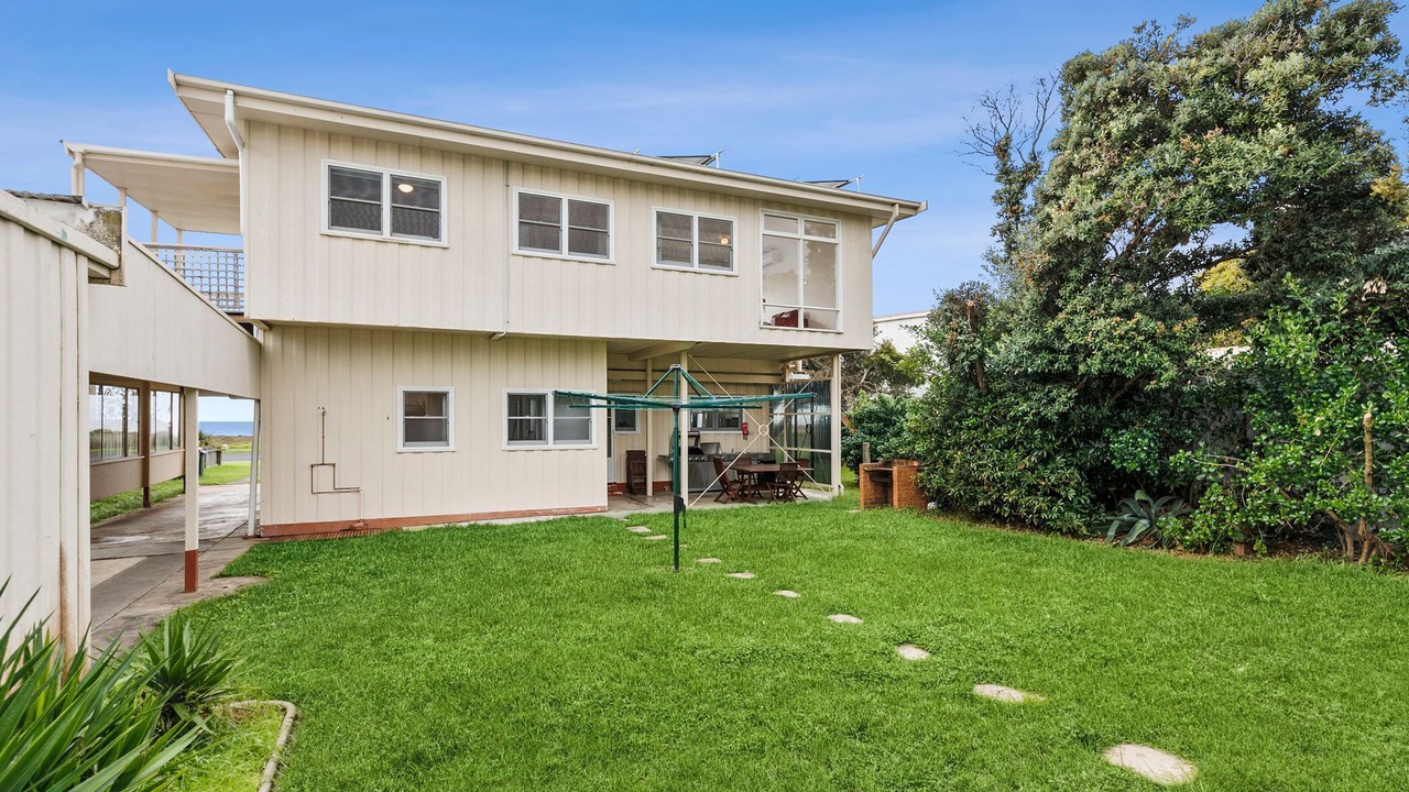 Photo of Outdoor in Indented Head