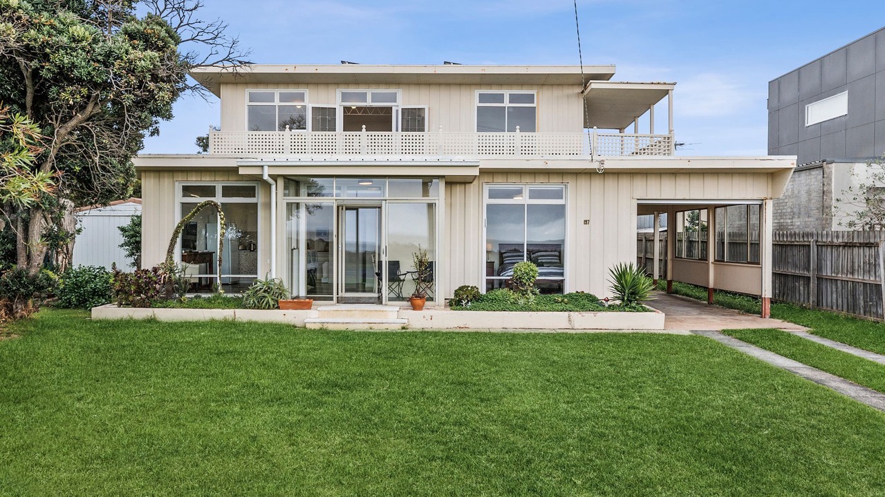 Photo of Outdoor in Indented Head