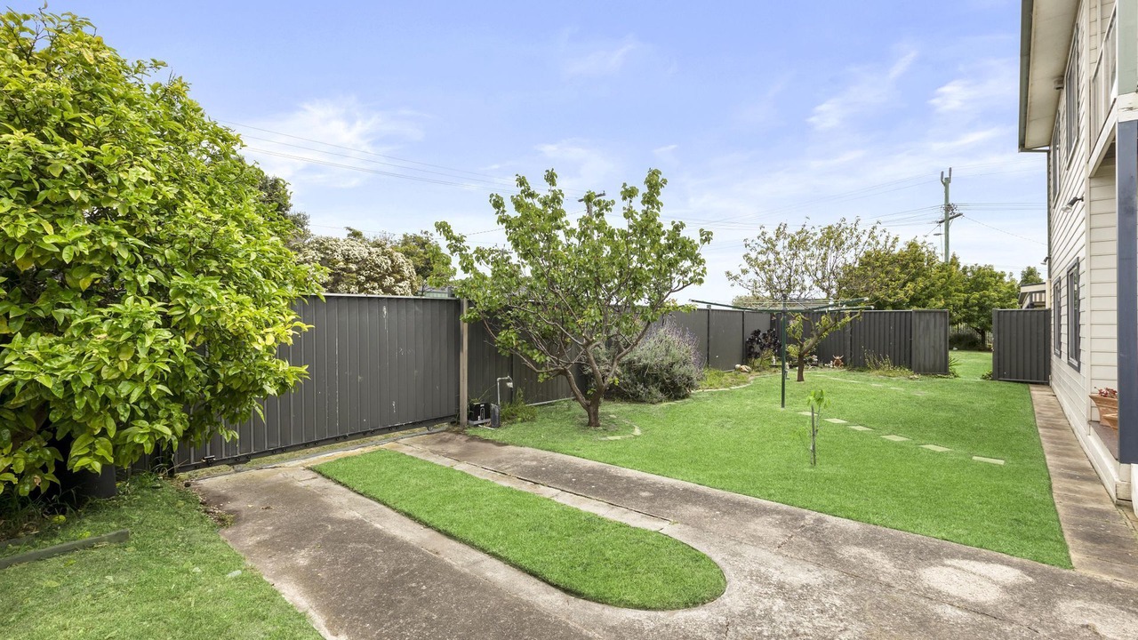 Photo of Outdoor in Indented Head