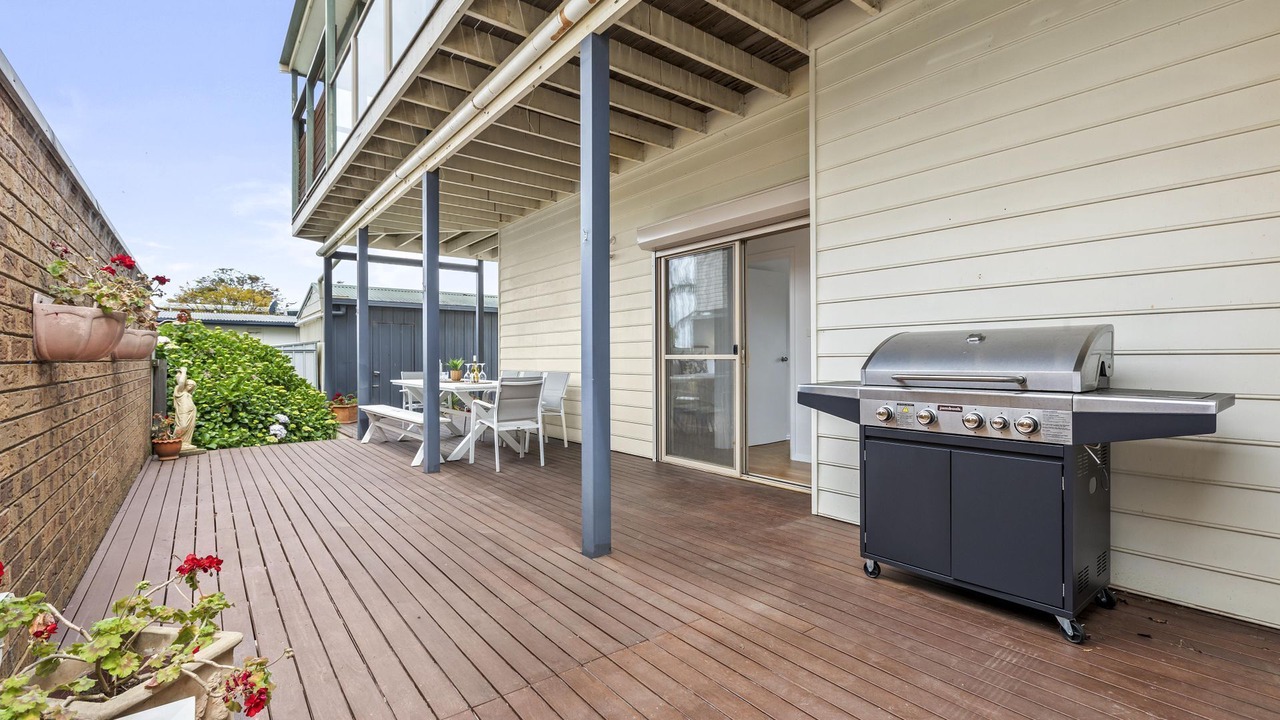 Photo of Outdoor in Indented Head