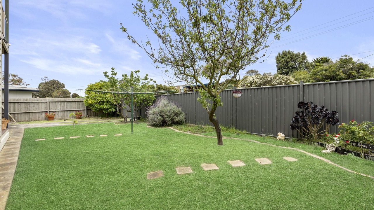 Photo of Outdoor in Indented Head