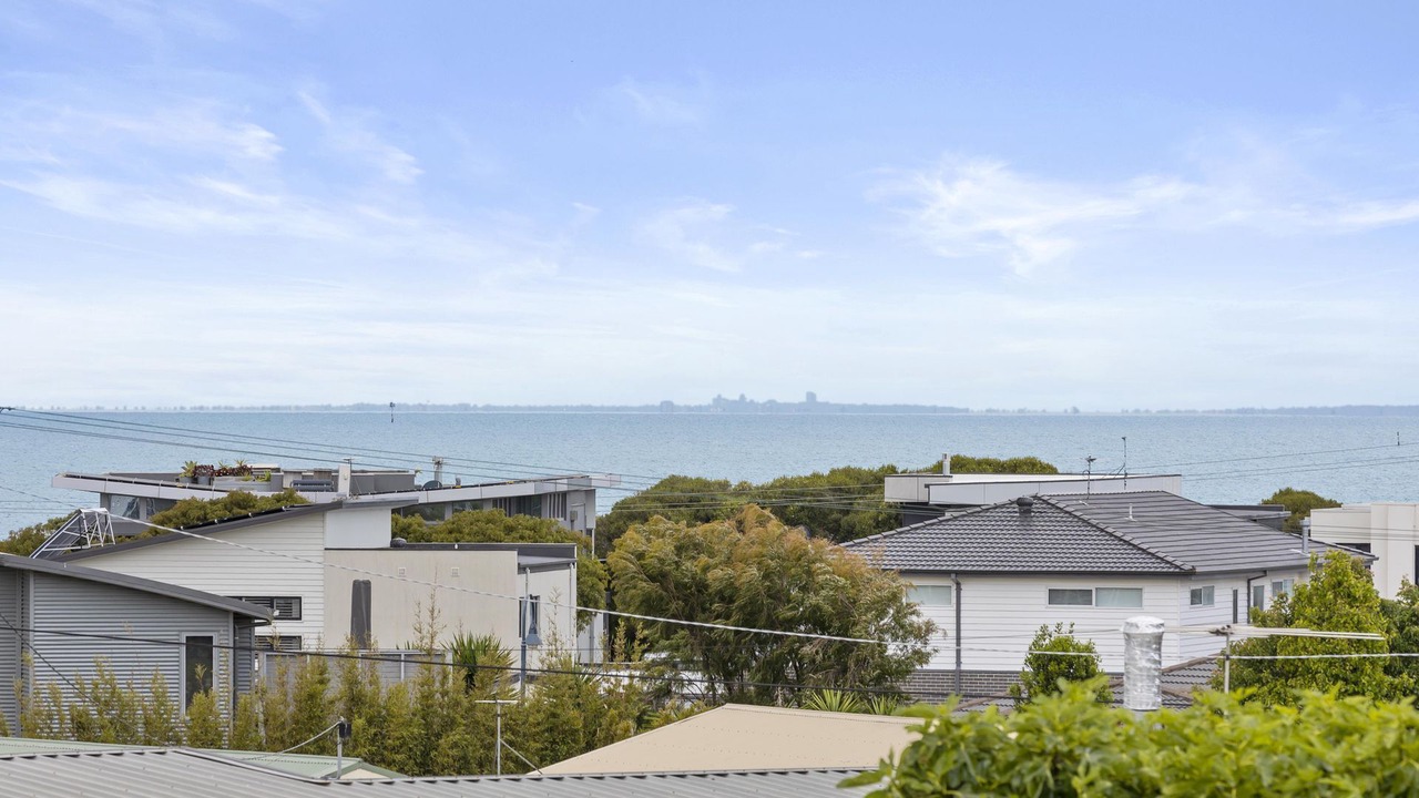 Photo of Outdoor in Indented Head