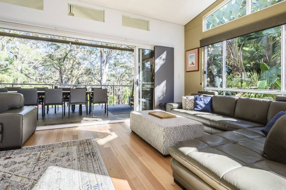 Photo of Livingroom in Macmasters Beach
