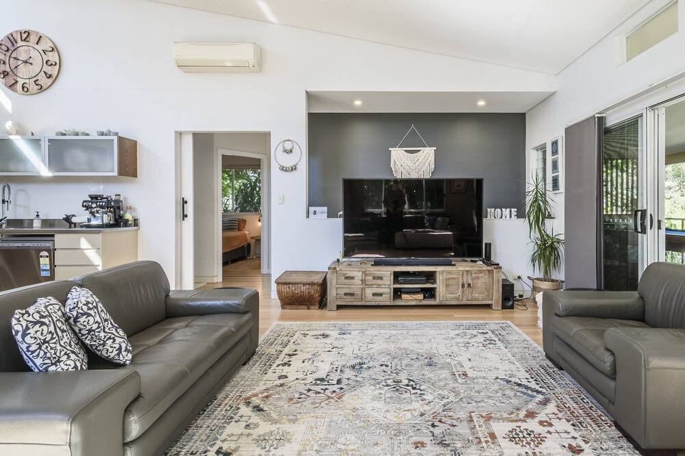 Photo of Livingroom in Macmasters Beach