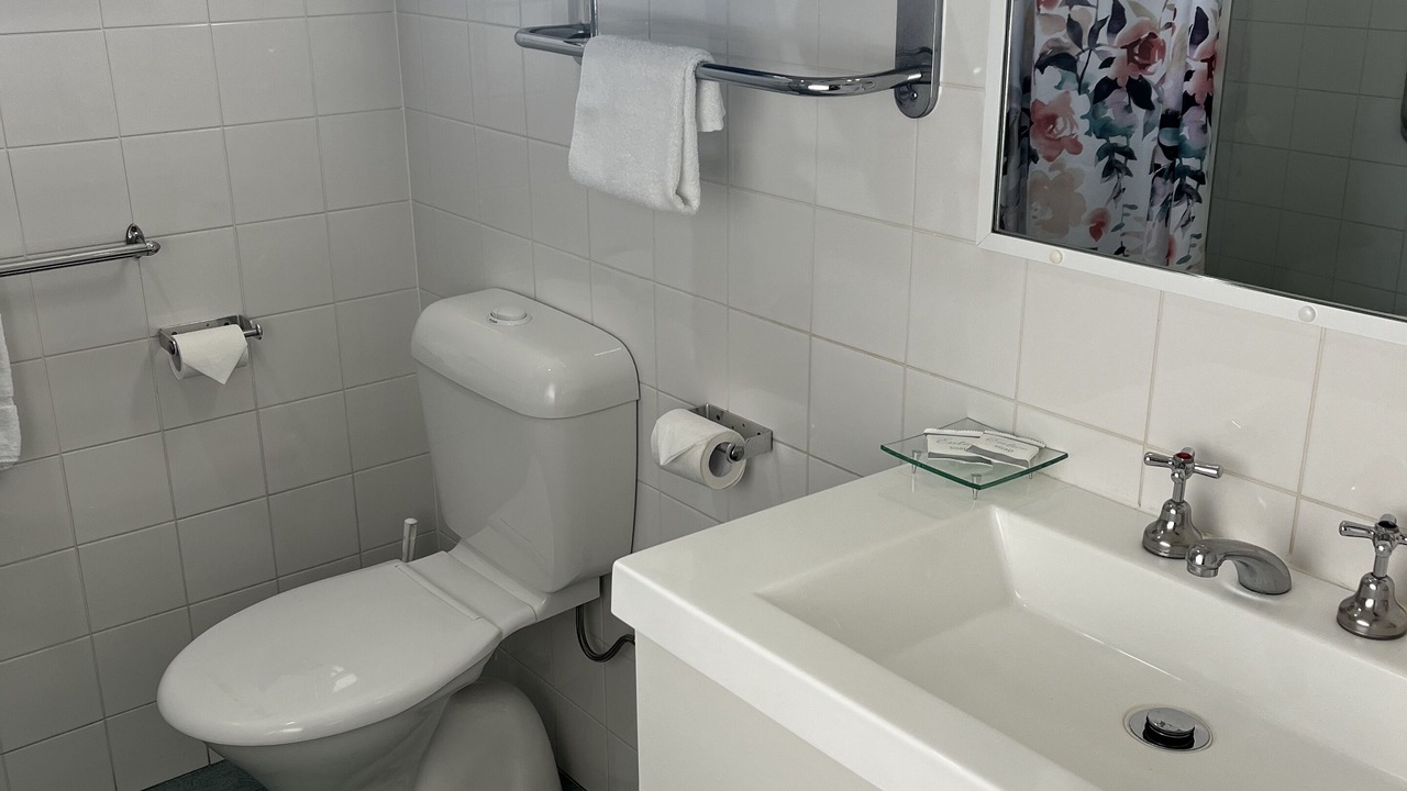 Photo of Bathroom in Emu Point
