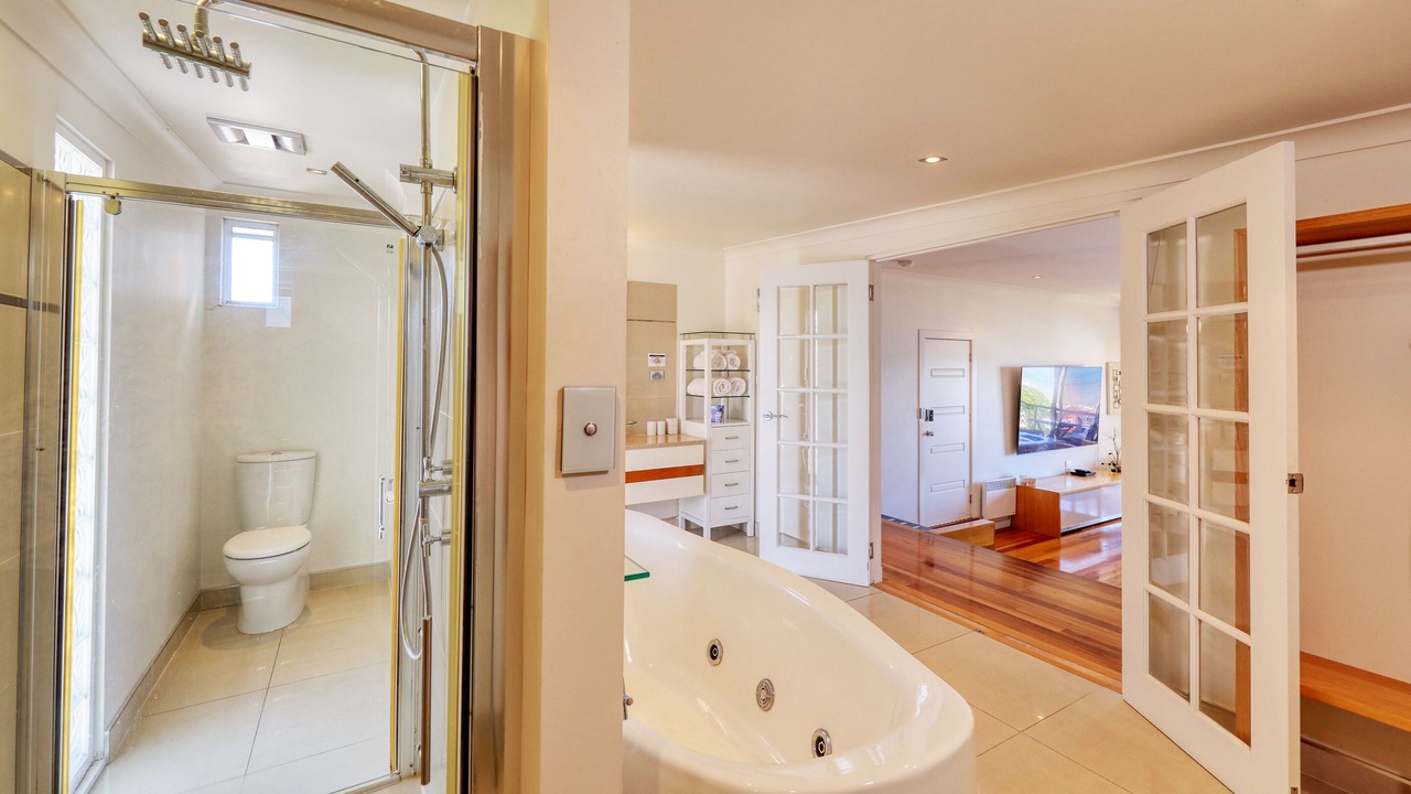 Photo of Bathroom in Penguin