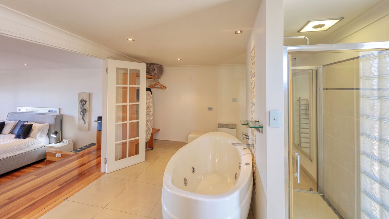 Photo of Bathroom in Penguin