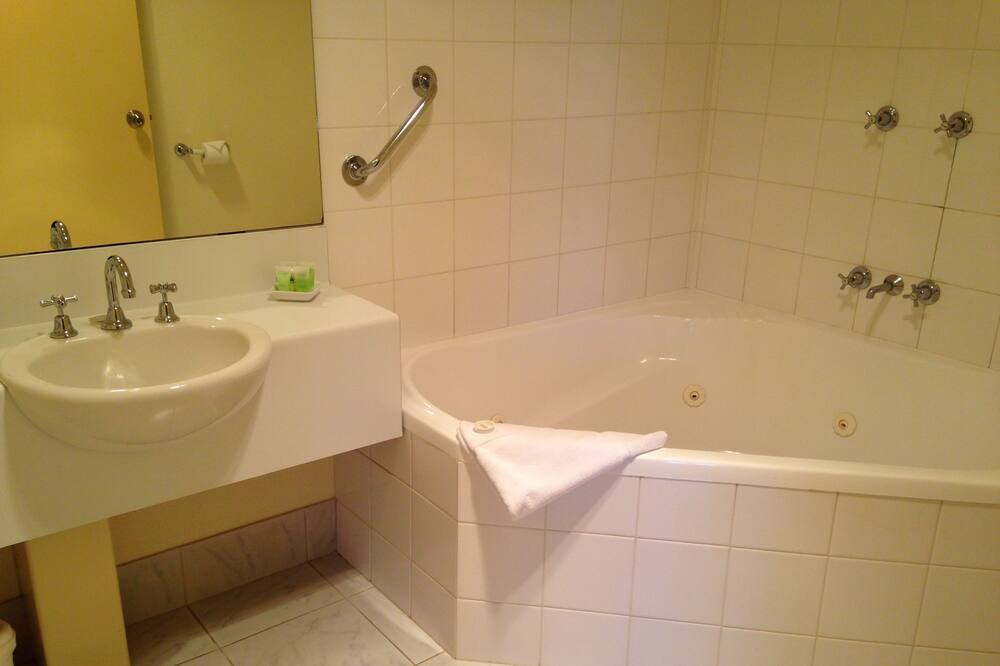 Photo of Bathroom in Warrnambool