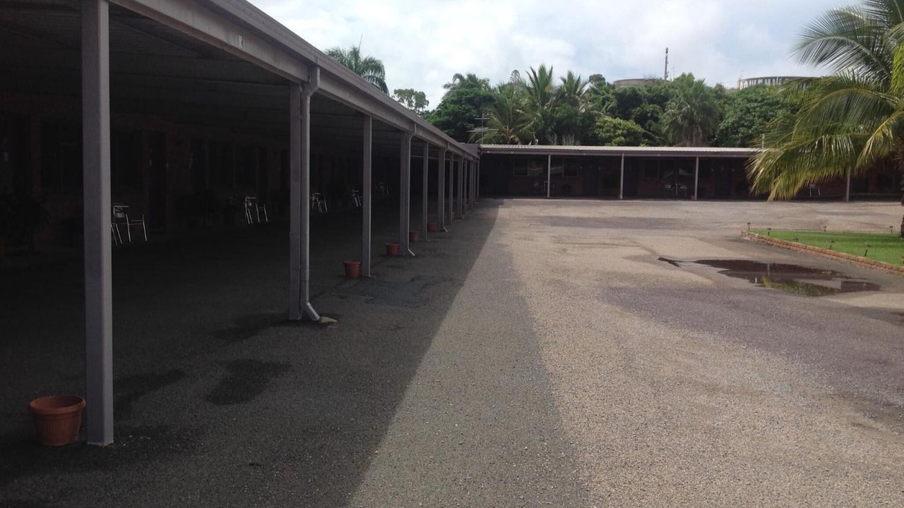 Photo of Others in Bowen