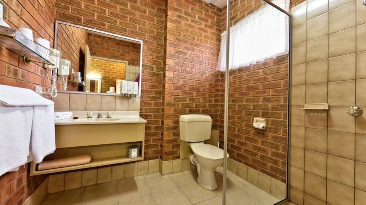 Photo of Bathroom in Yarrawonga