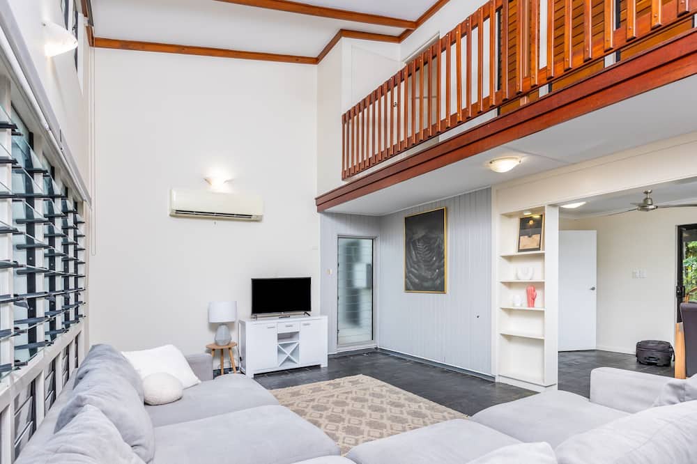 Photo of Livingroom in Fannie Bay