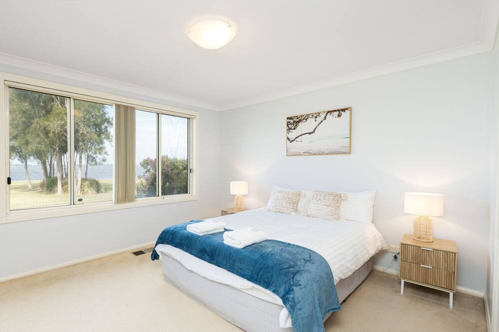 Photo of Bedroom in Berkeley Vale
