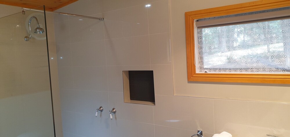 Photo of Bathroom in Claude Road