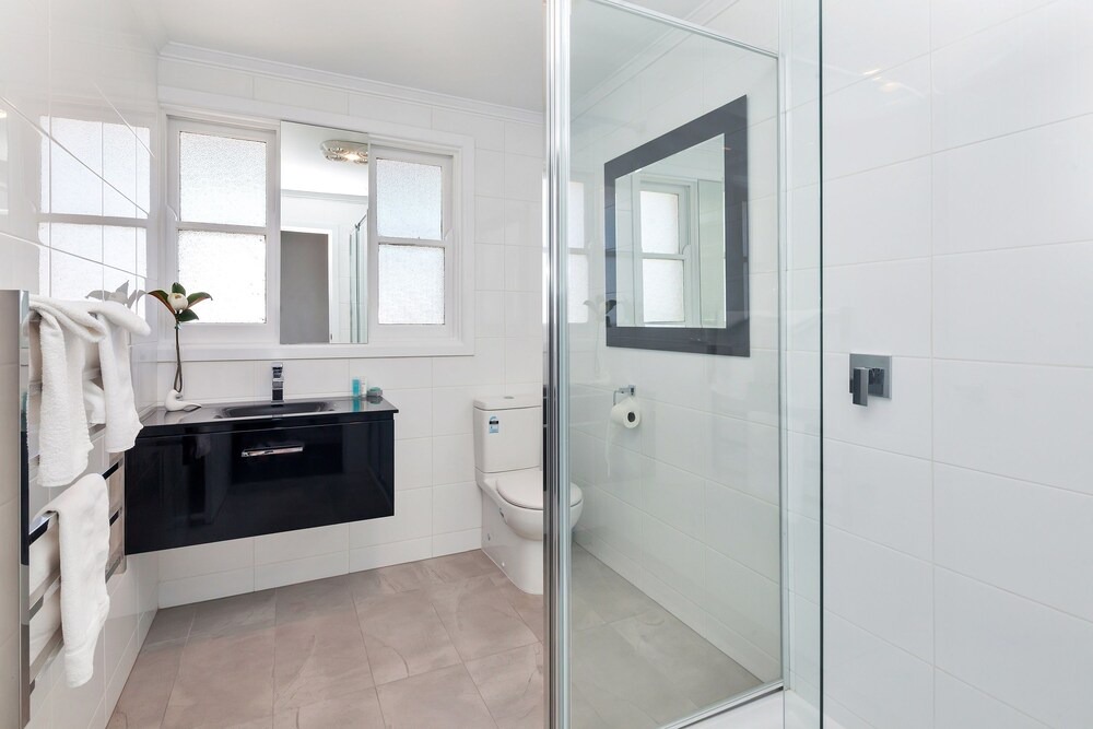 Photo of Bathroom in Lake Wendouree