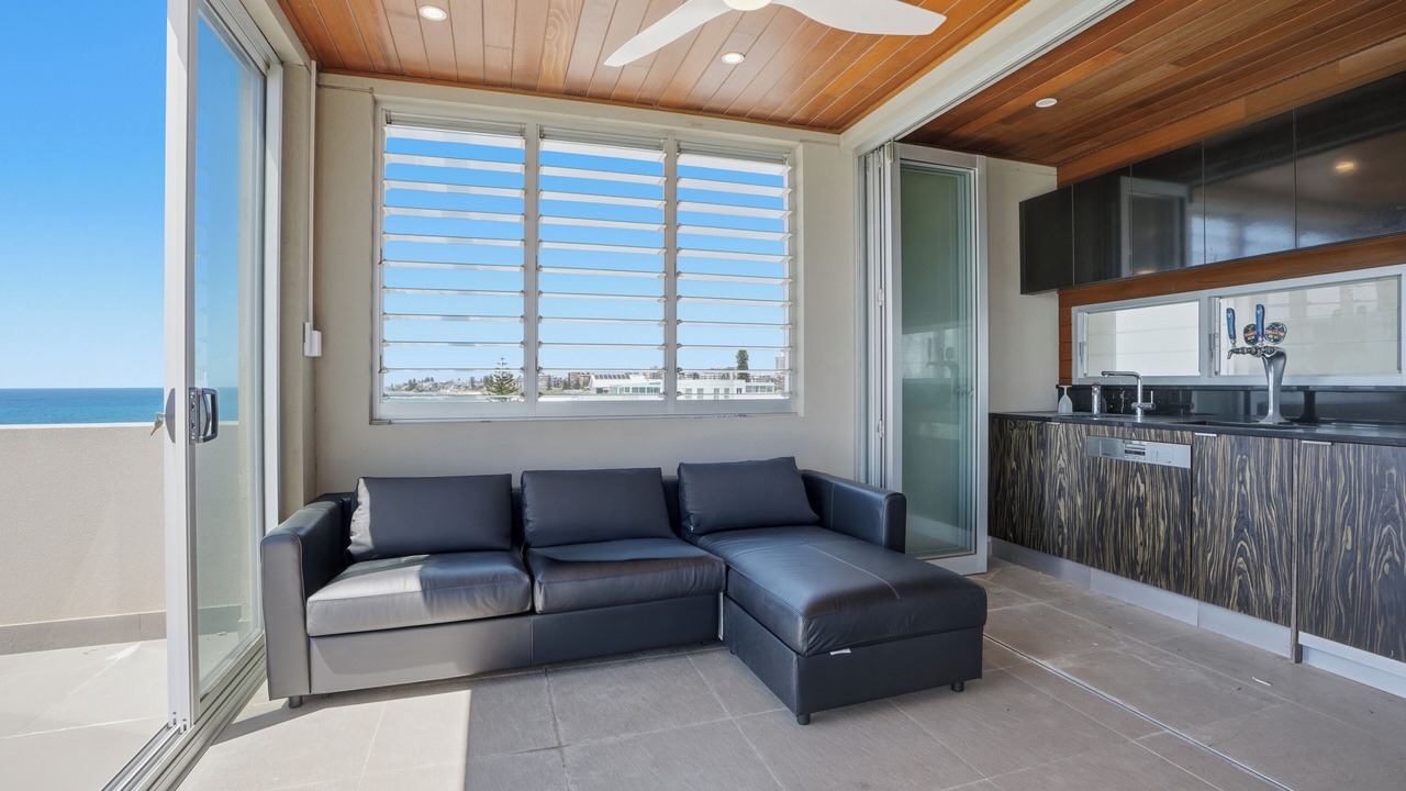 Photo of Livingroom in The Entrance North