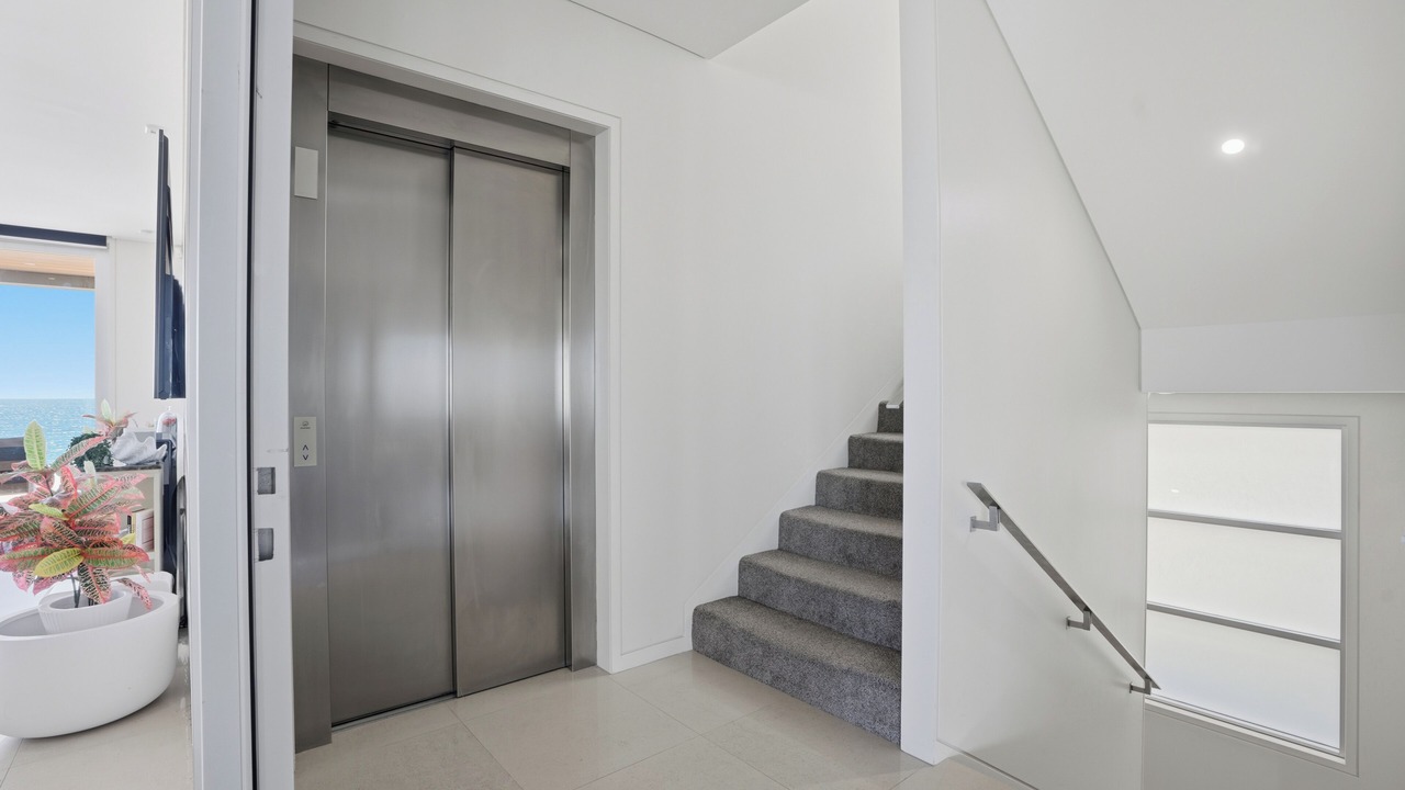 Photo of Others in The Entrance North