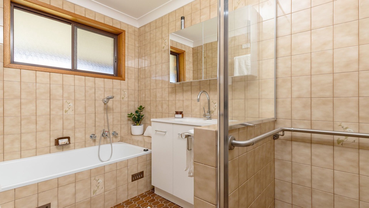 Photo of Bathroom in Coomba Park