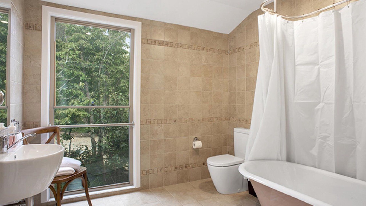 Photo of Bathroom in Wentworth Falls