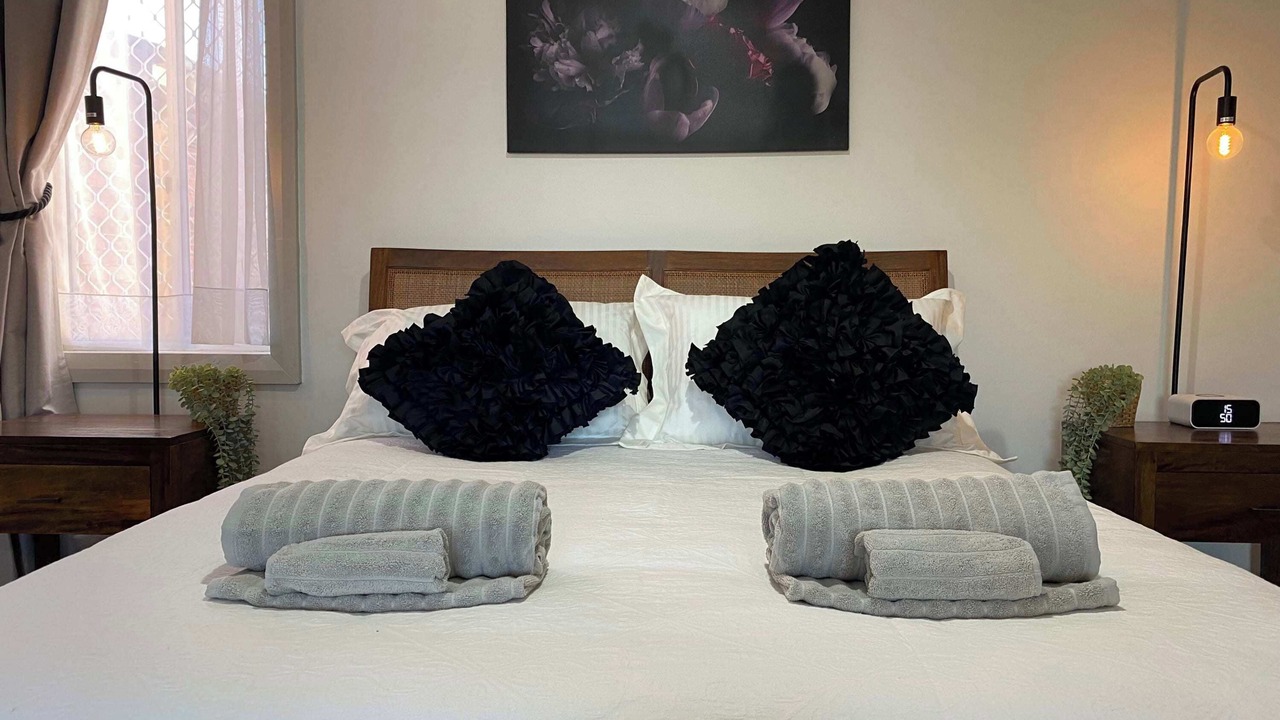 Photo of Bedroom in Orange