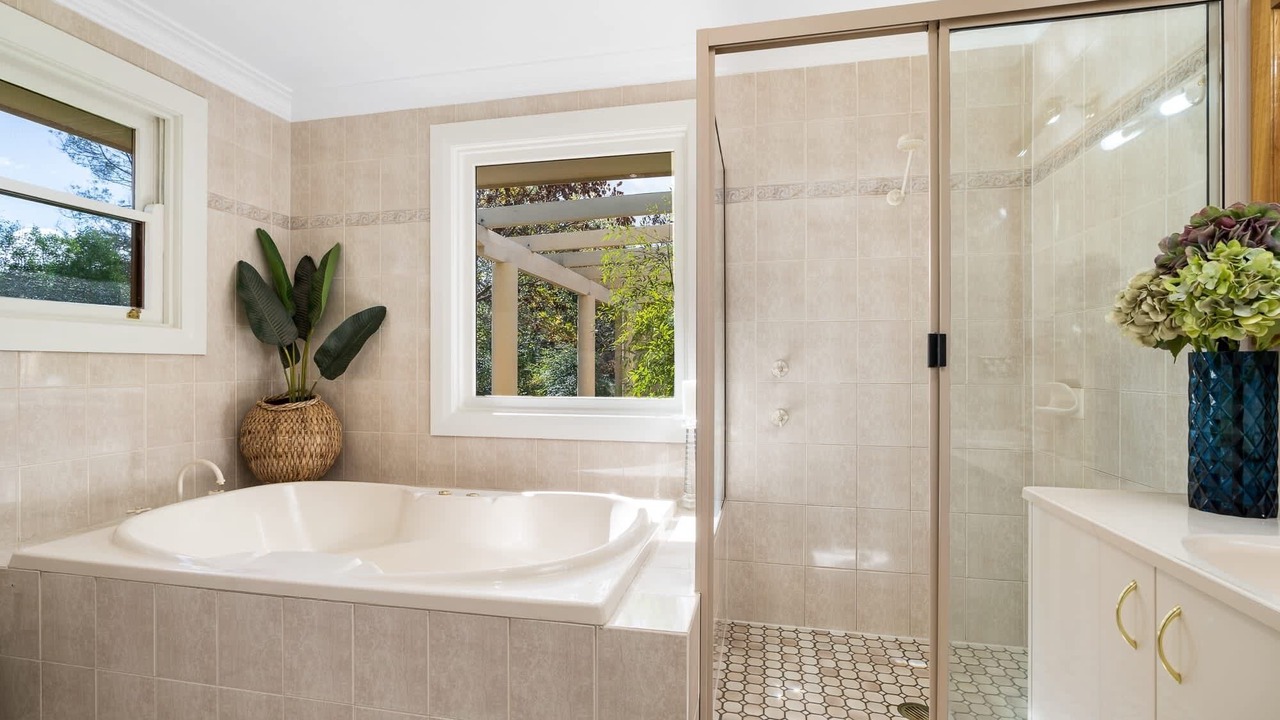Photo of Bathroom in Orange East