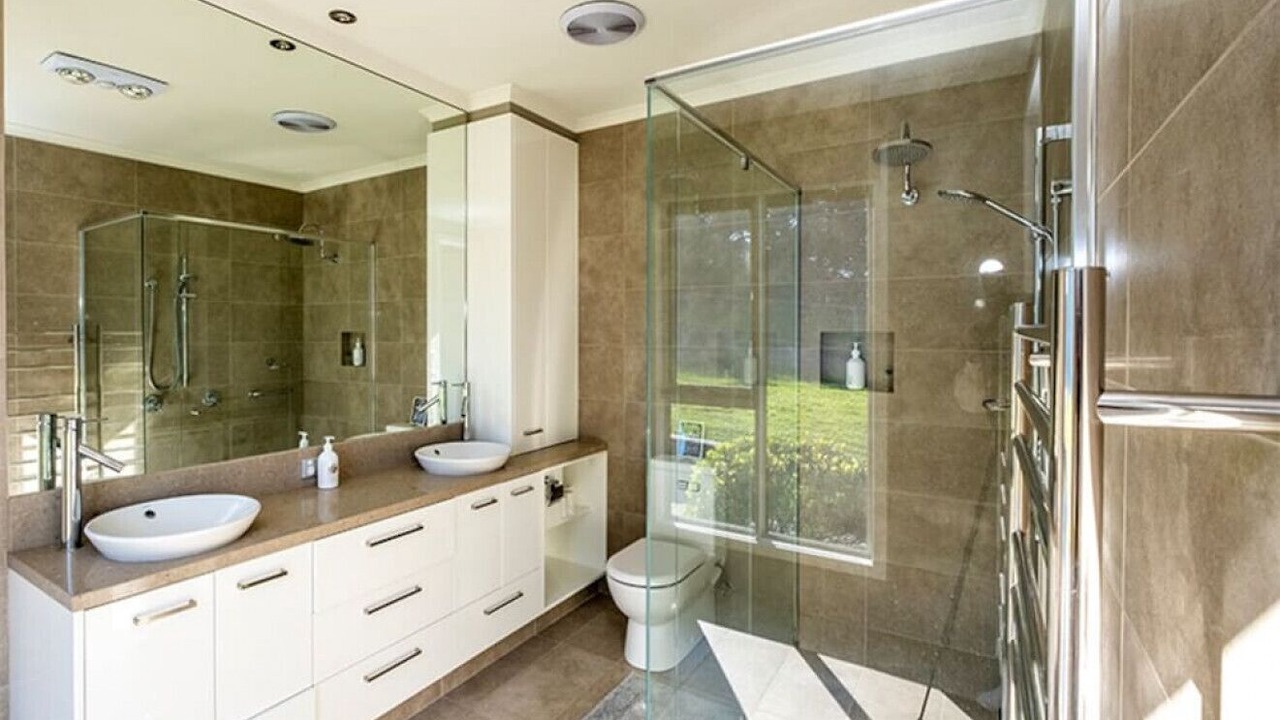 Photo of Bathroom in Apollo Bay