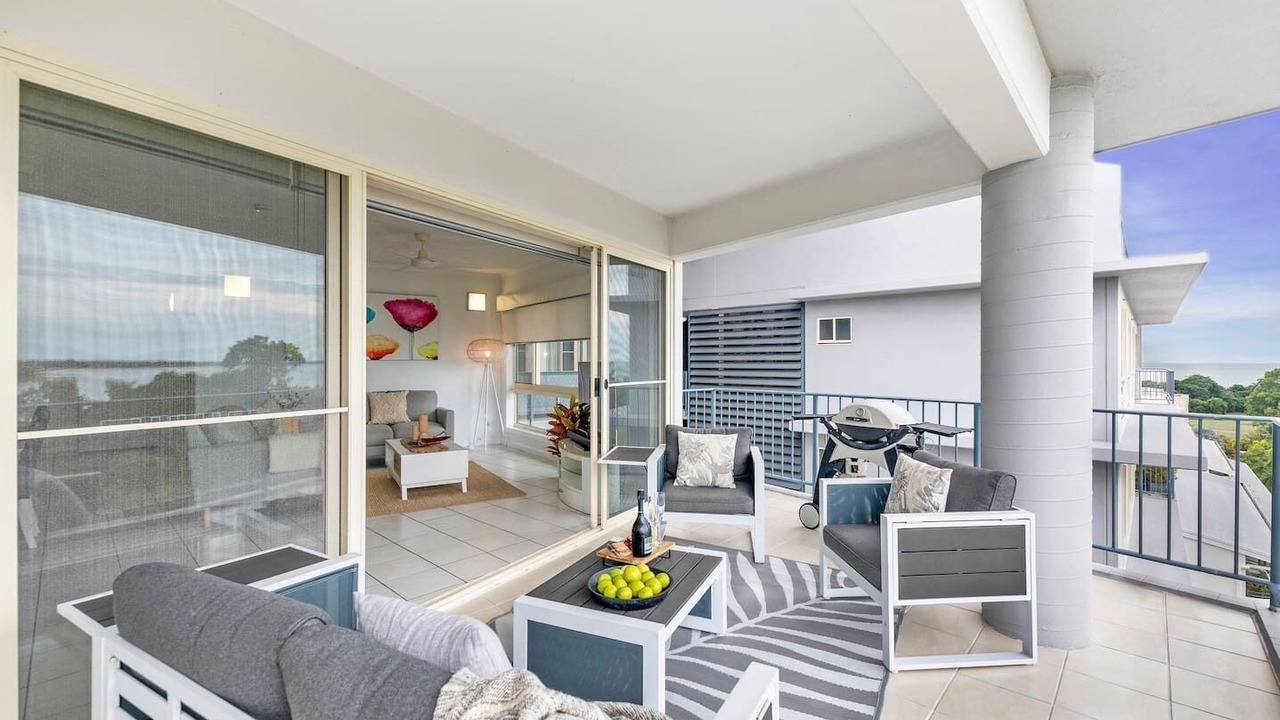 Photo of Patio Balcony in Cullen Bay