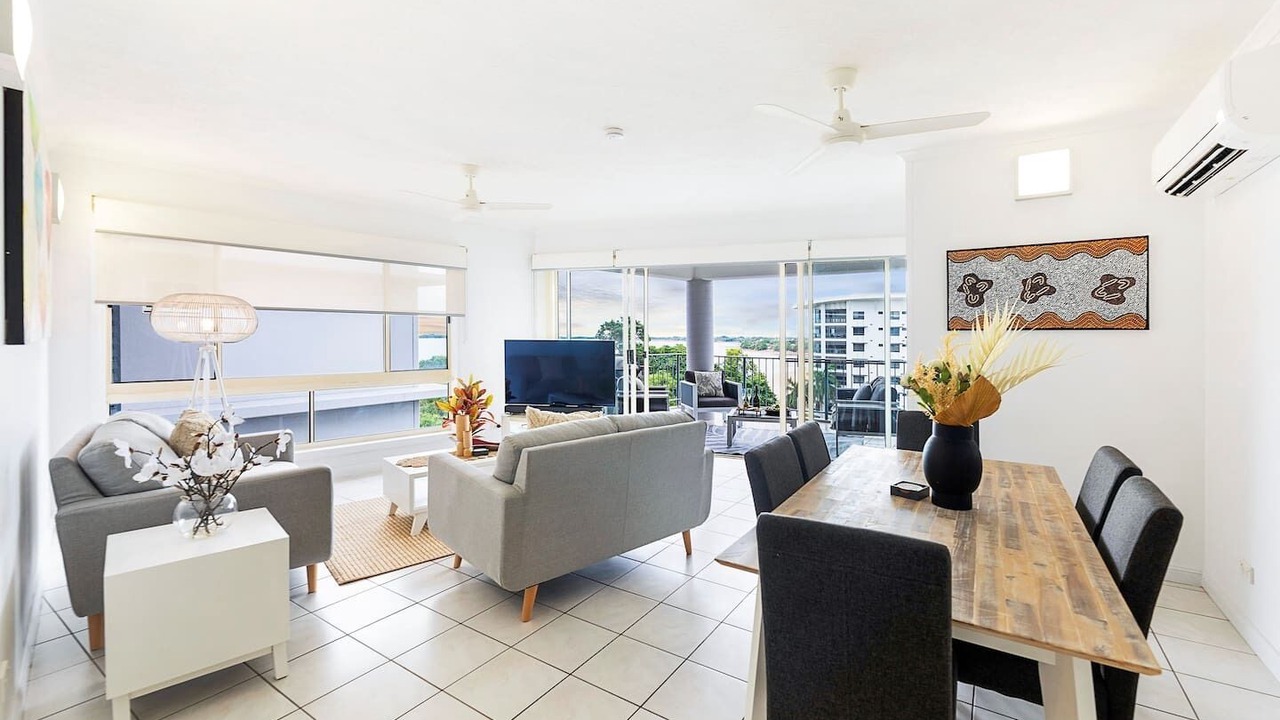 Photo of Livingroom in Cullen Bay