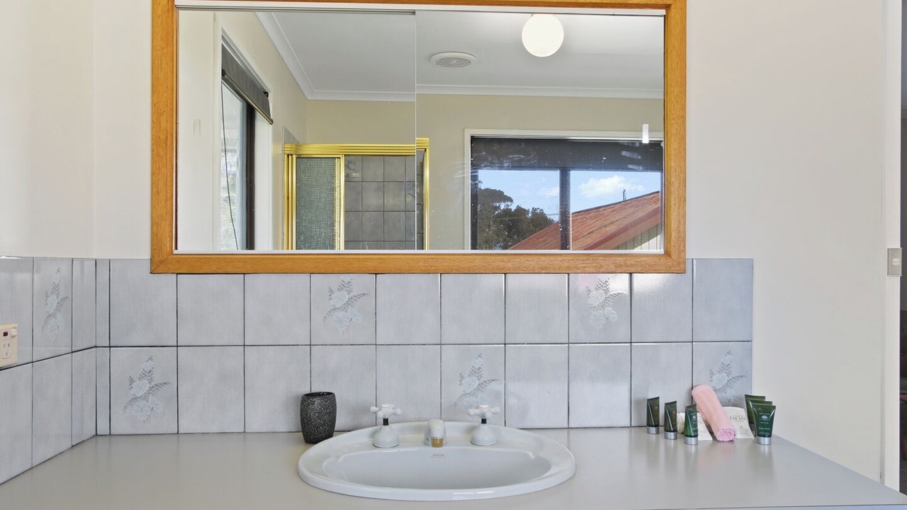 Photo of Bathroom in Lakes Entrance