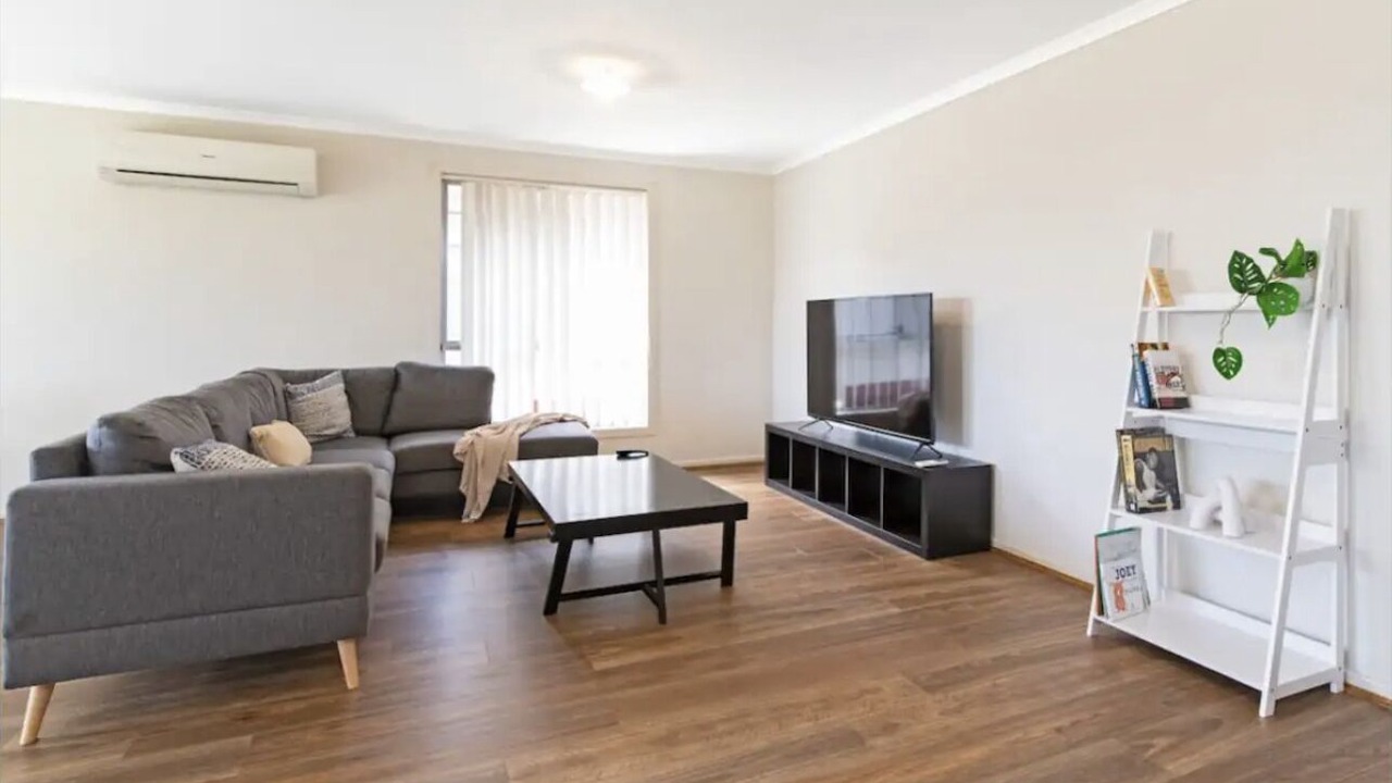 Photo of Livingroom in Elizabeth Downs