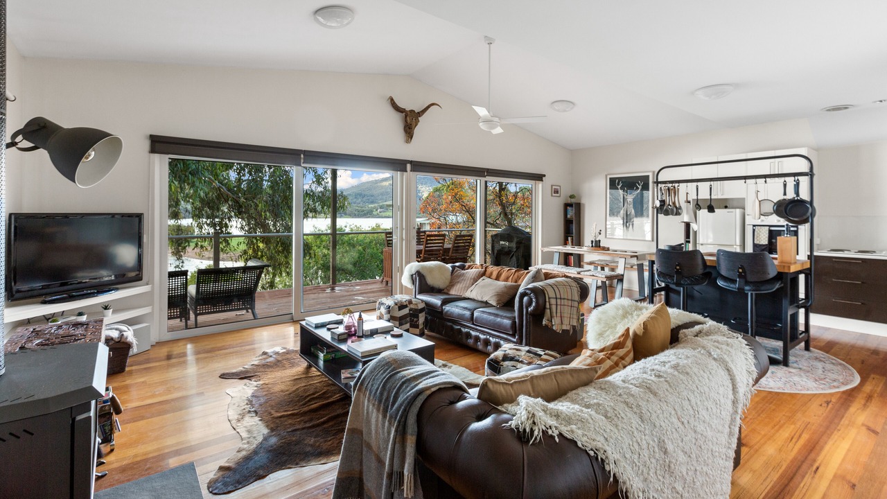 Photo of Livingroom in Howqua Inlet
