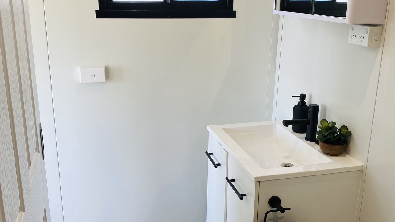 Photo of Bathroom in Urangeline