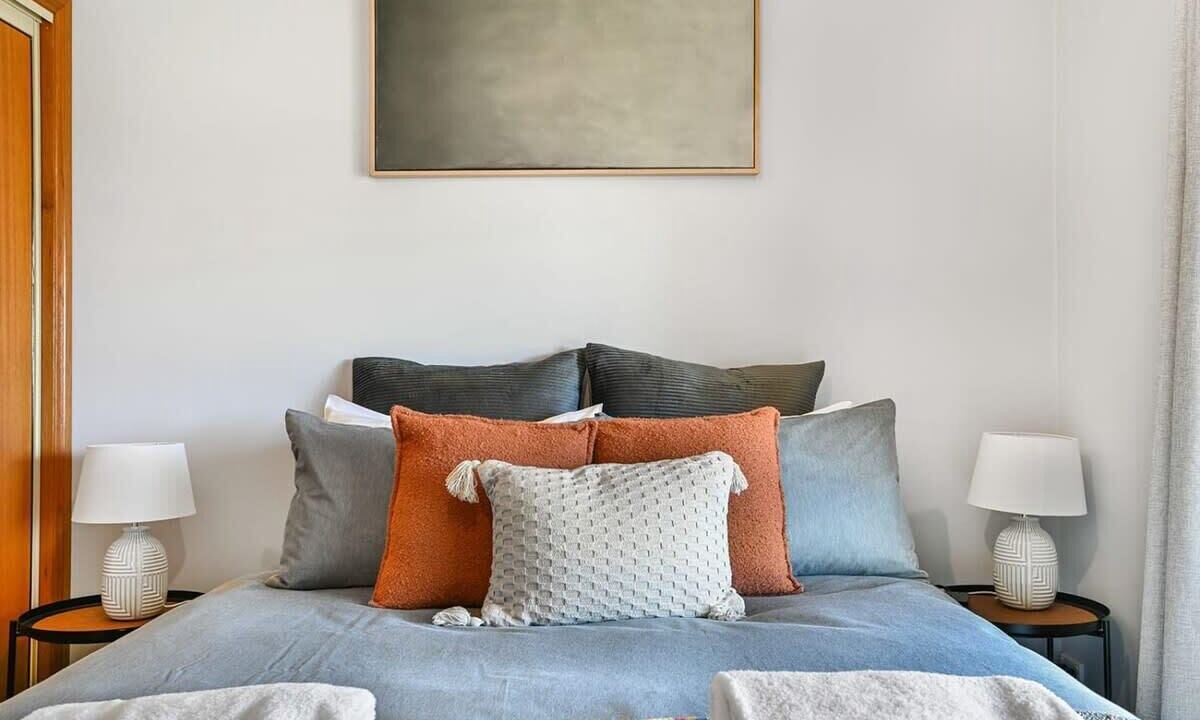 Photo of Others in Robin Hill