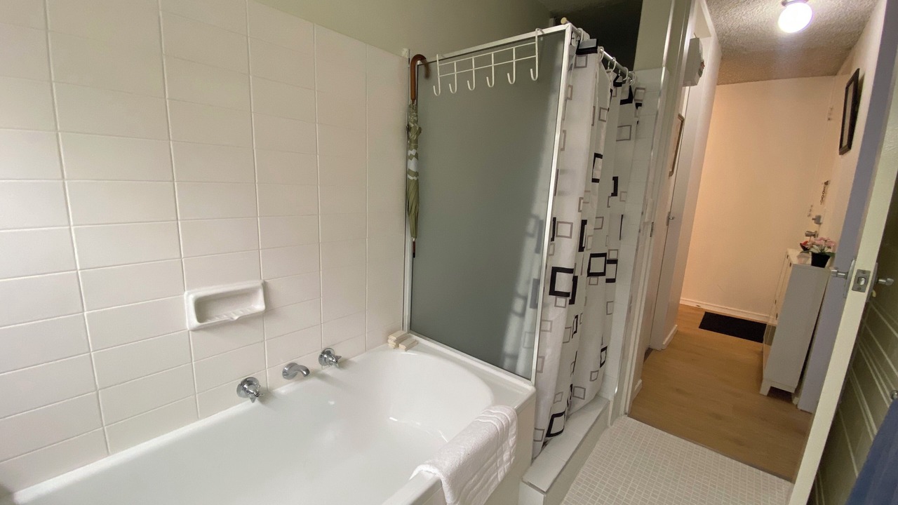 Photo of Bathroom in St Kilda West