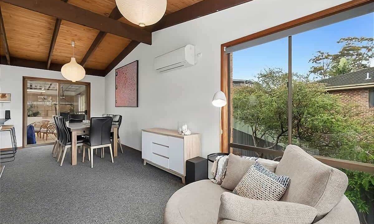 Photo of Livingroom in Surf Beach