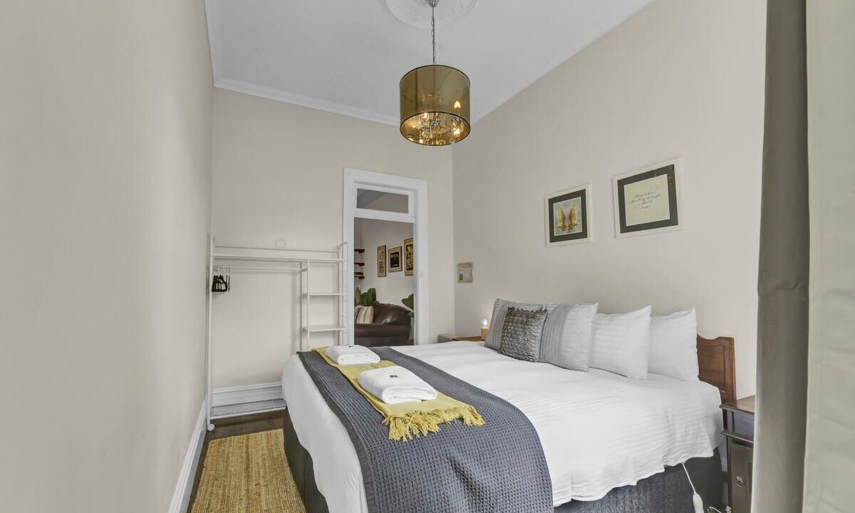 Photo of Bedroom in Orange East