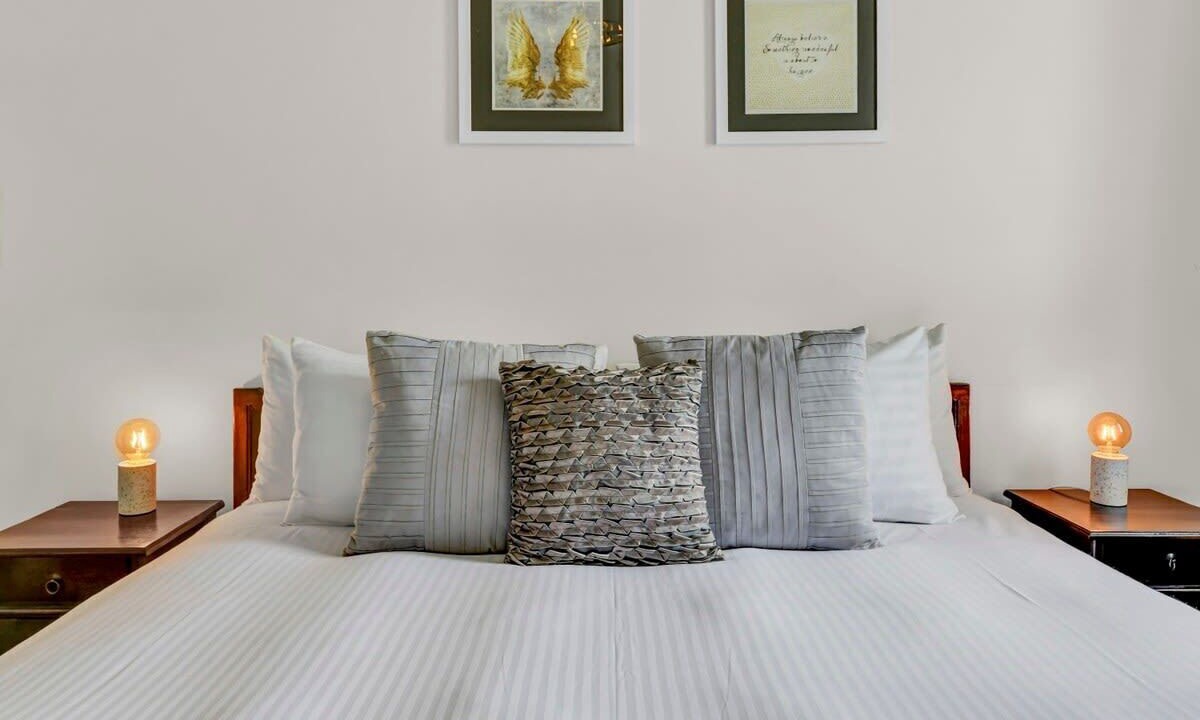 Photo of Bedroom in Orange East