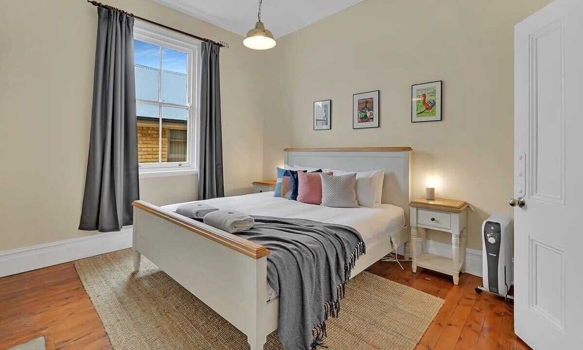Photo of Bedroom in Orange East