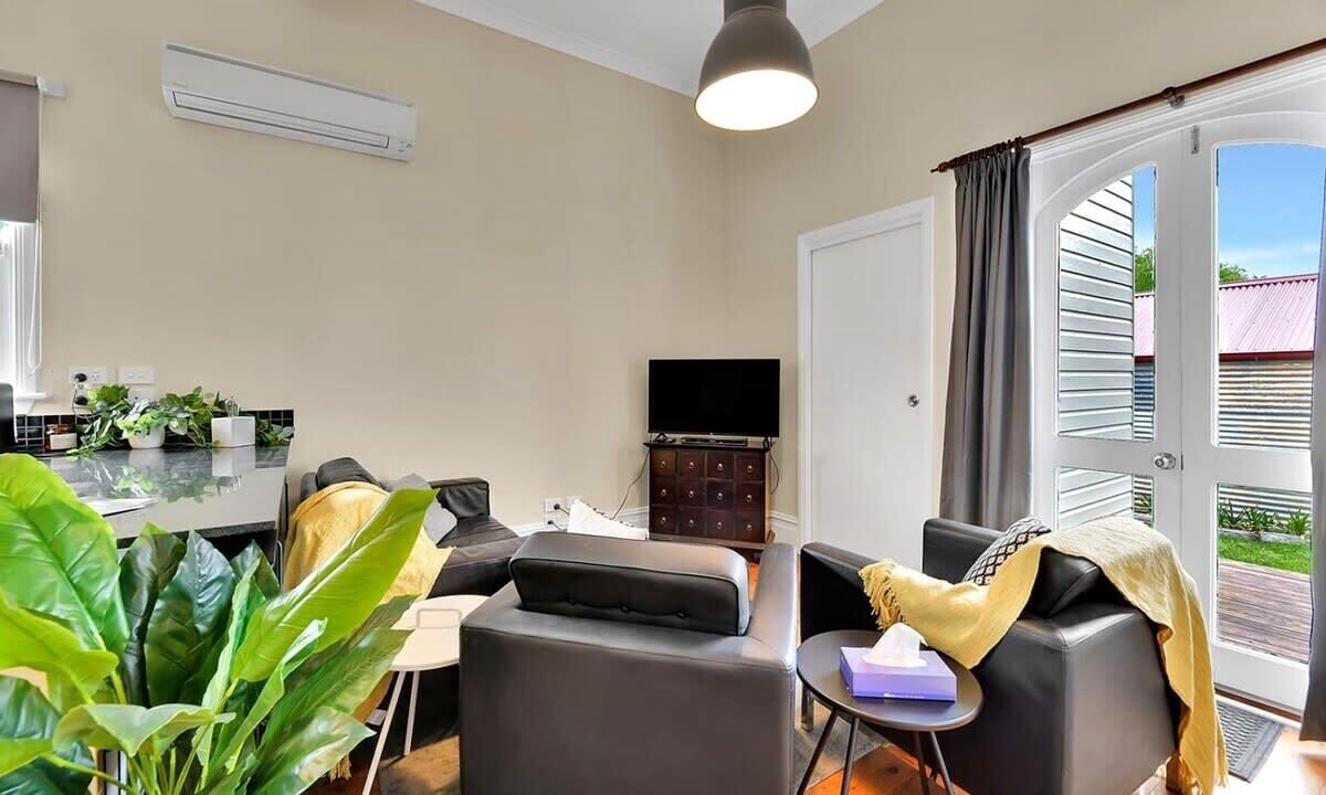 Photo of Livingroom in Orange East