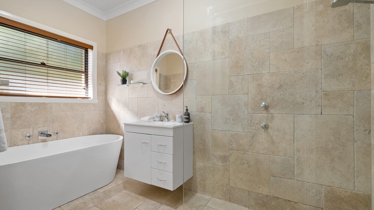 Photo of Bathroom in Calare