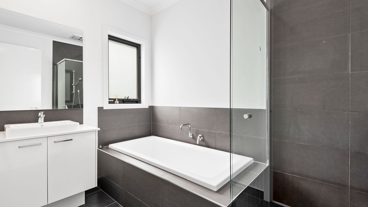 Photo of Bathroom in Indented Head