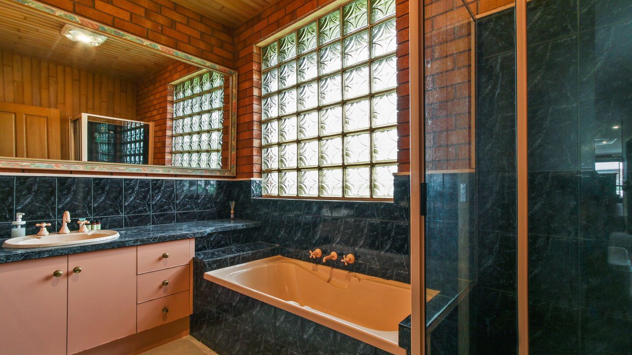 Photo of Bathroom in Lakes Entrance