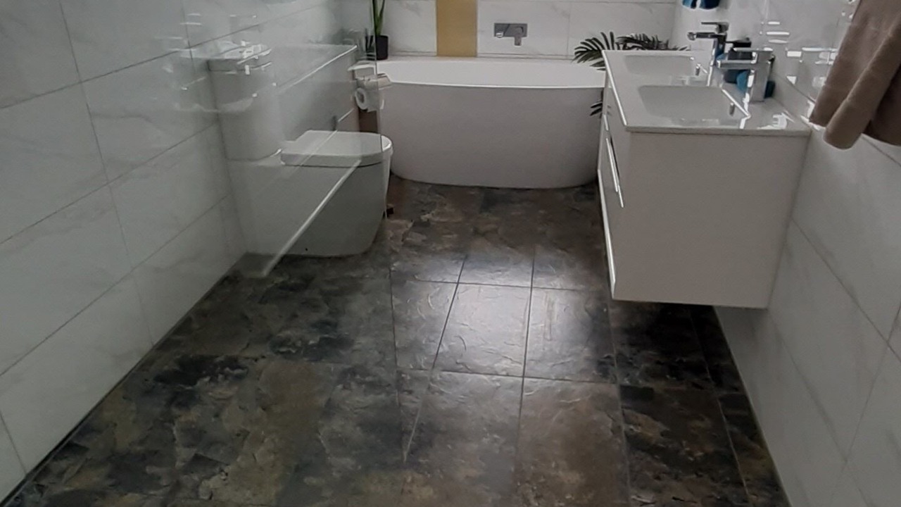Photo of Bathroom in Moyhall