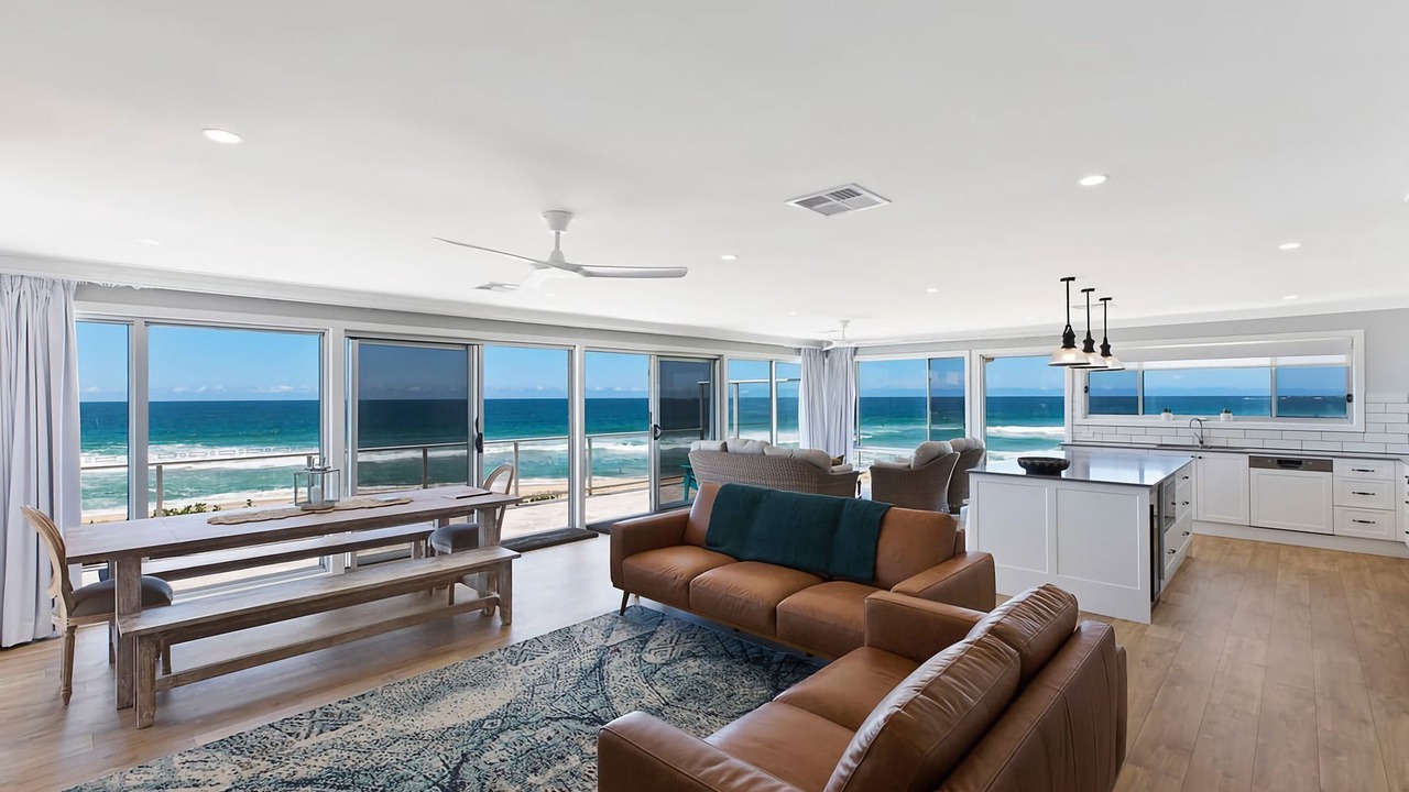 Photo of Livingroom in The Entrance North