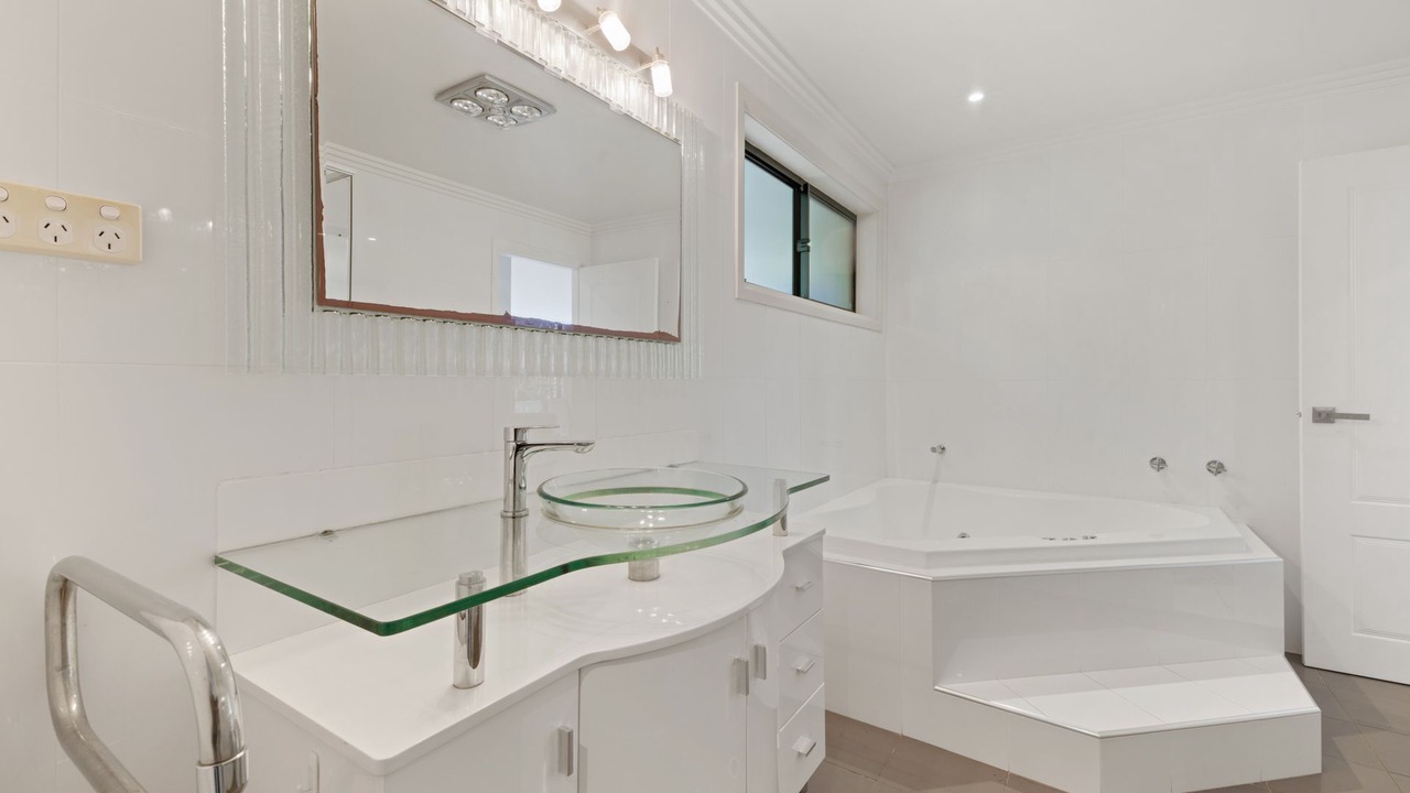 Photo of Bathroom in Salamander Bay