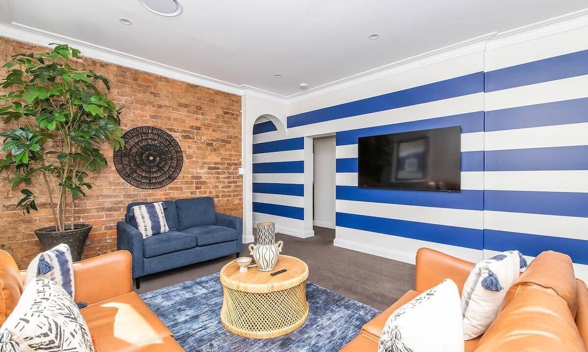 Photo of Livingroom in Orange